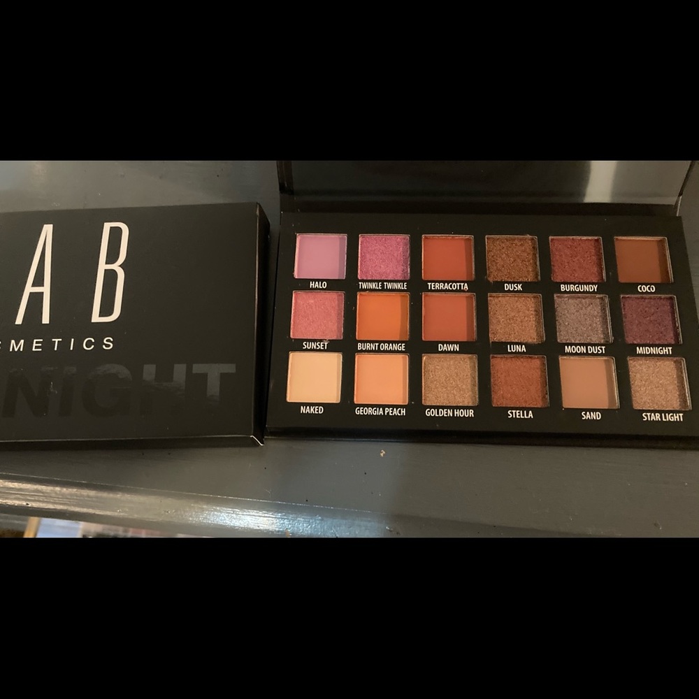 Makeup - Picture 8 of 10